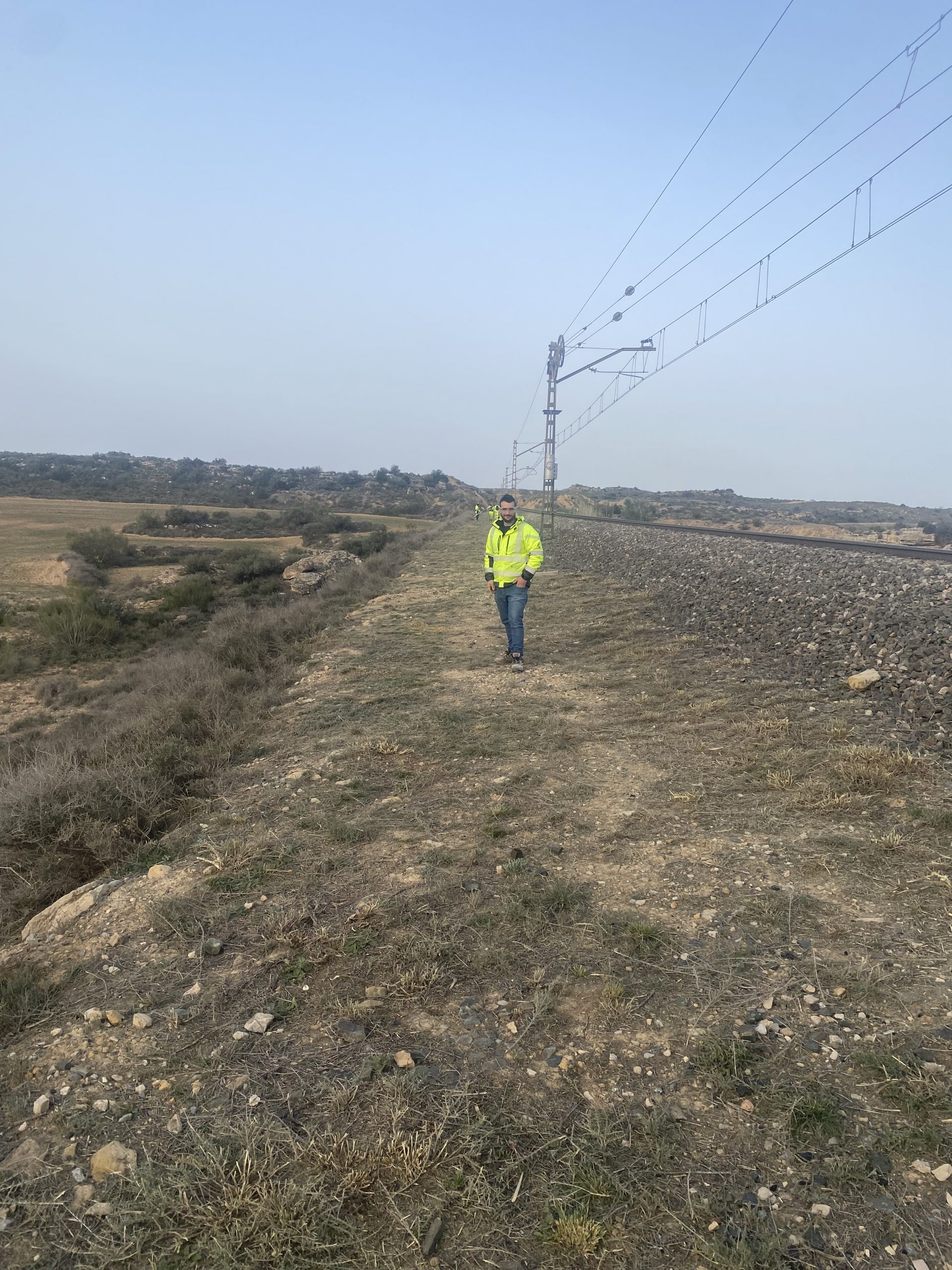 Desbroces ,talas , Podas y herbicidas en lineas de ferrocarril y AVE